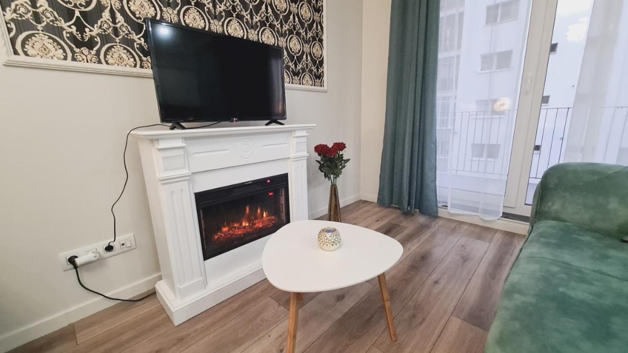Apartamento 5* Luxury Near Avram Iancu Sq New. Private Parking Cluj-Napoca Exterior foto