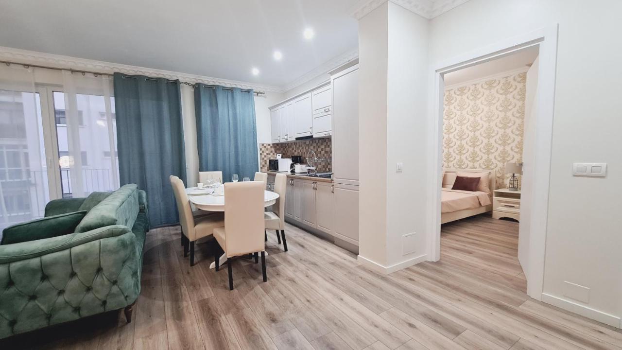 Apartamento 5* Luxury Near Avram Iancu Sq New. Private Parking Cluj-Napoca Exterior foto