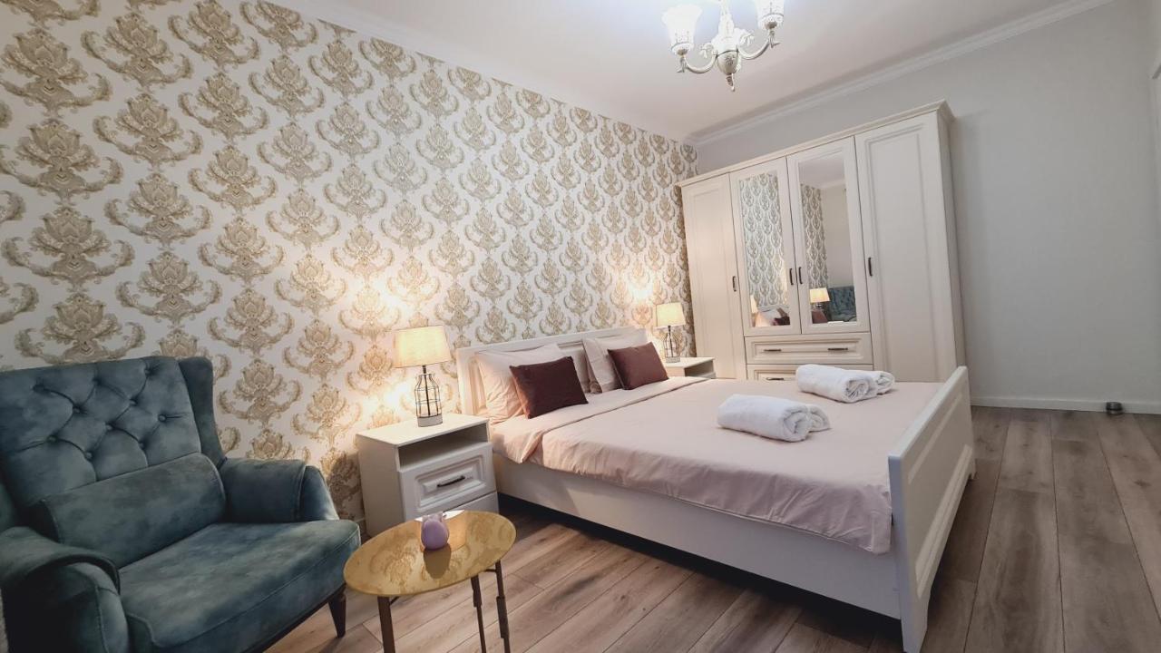Apartamento 5* Luxury Near Avram Iancu Sq New. Private Parking Cluj-Napoca Exterior foto